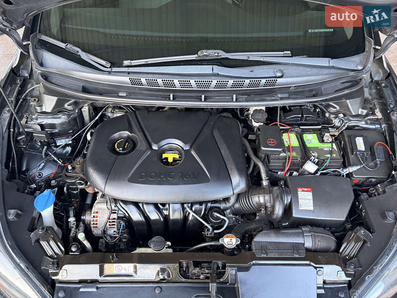 Седан Hyundai Elantra 2014 в Киеве фото 18 Седан Hyundai Elantra 2014 в Киеве