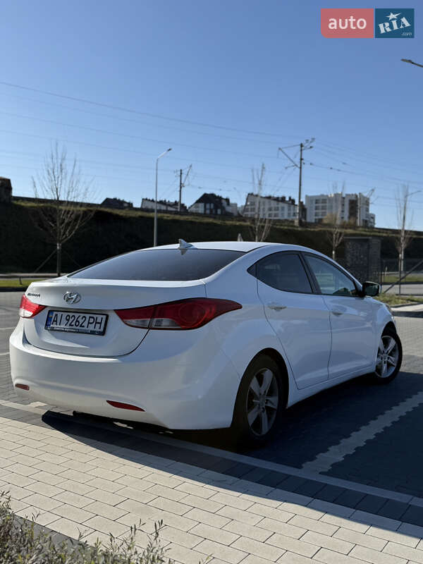 Седан Hyundai Elantra 2012 в Ирпене