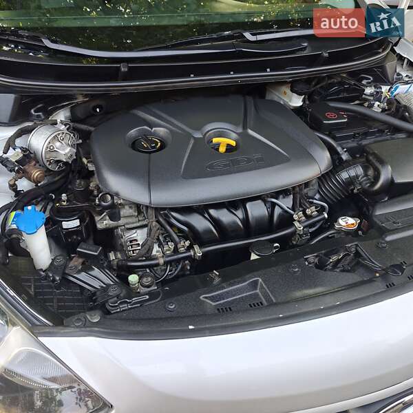 Хэтчбек Hyundai Elantra 2016 в Мукачево фото 12 Хэтчбек Hyundai Elantra 2016 в Мукачево