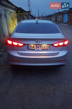 Седан Hyundai Elantra 2016 в Запорожье