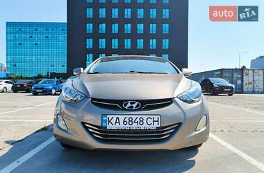Седан Hyundai Elantra 2012 в Києві