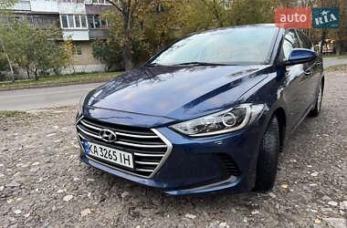 Седан Hyundai Elantra 2018 в Києві
