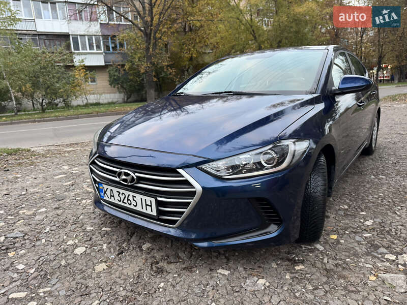 Седан Hyundai Elantra 2018 в Киеве фото Седан Hyundai Elantra 2018 в Киеве