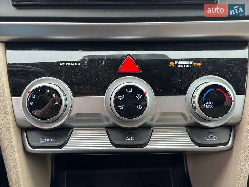 Седан Hyundai Elantra 2019 в Киеве