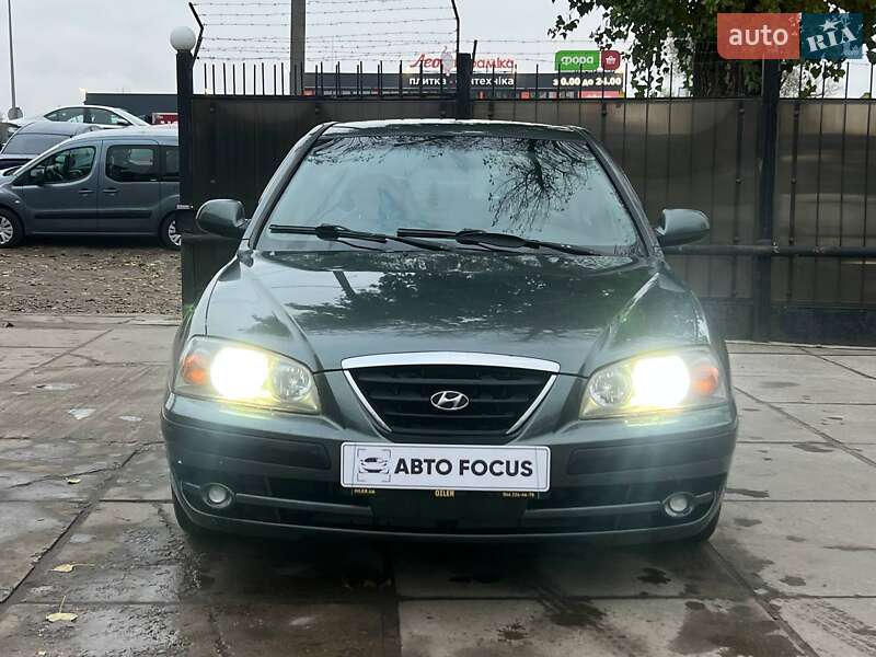 Седан Hyundai Elantra 2010 в Киеве
