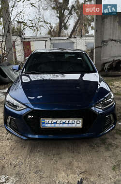 Седан Hyundai Elantra 2017 в Києві