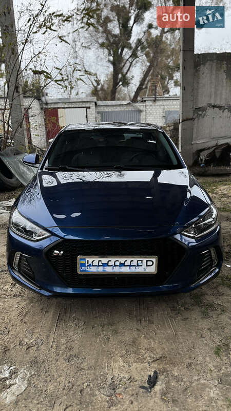Hyundai Elantra 2017