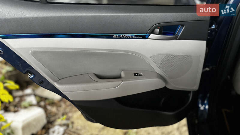 Седан Hyundai Elantra 2016 в Києві фото 9 Седан Hyundai Elantra 2016 в Києві