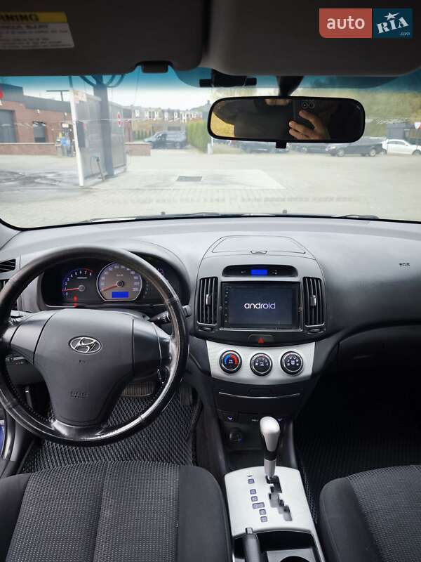 Седан Hyundai Elantra 2008 в Хмельницком