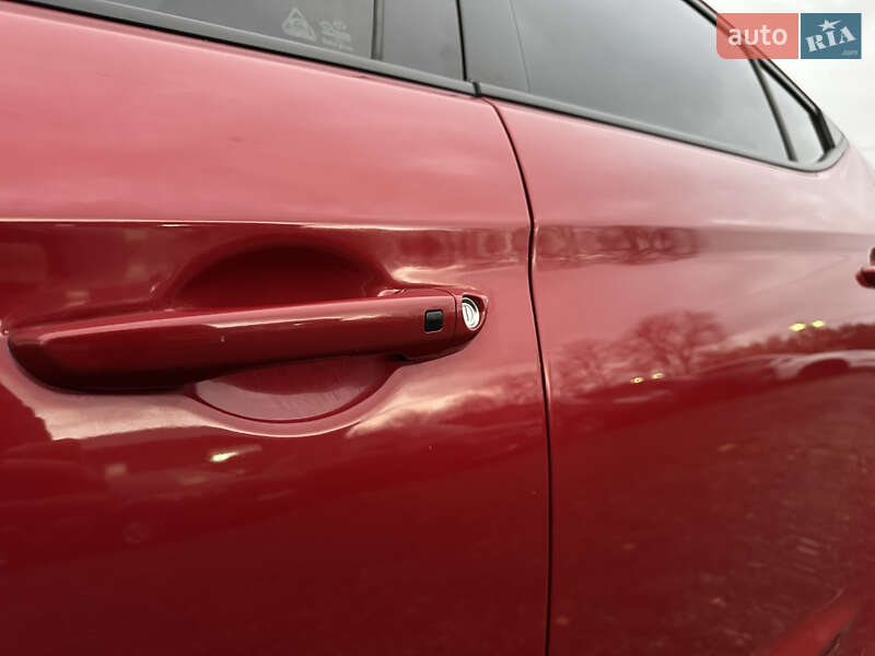 Седан Hyundai Elantra 2016 в Львове