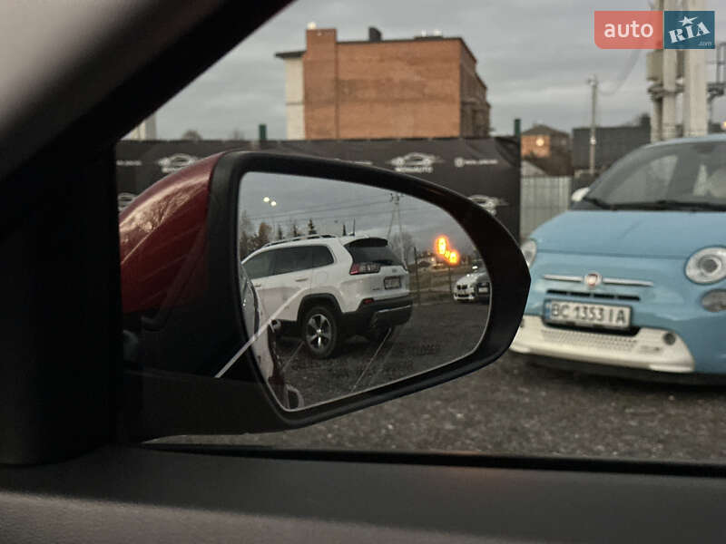 Седан Hyundai Elantra 2016 в Львове