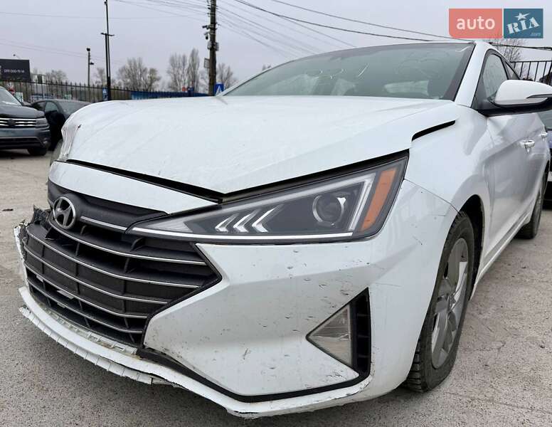 Седан Hyundai Elantra 2019 в Киеве