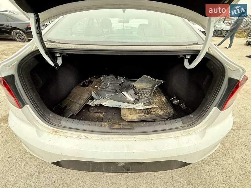 Седан Hyundai Elantra 2019 в Киеве