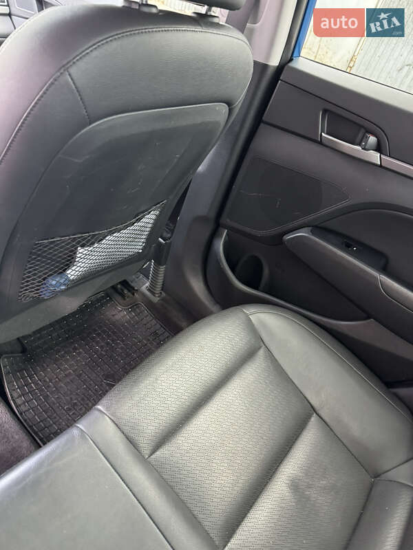 Седан Hyundai Elantra 2017 в Киеве