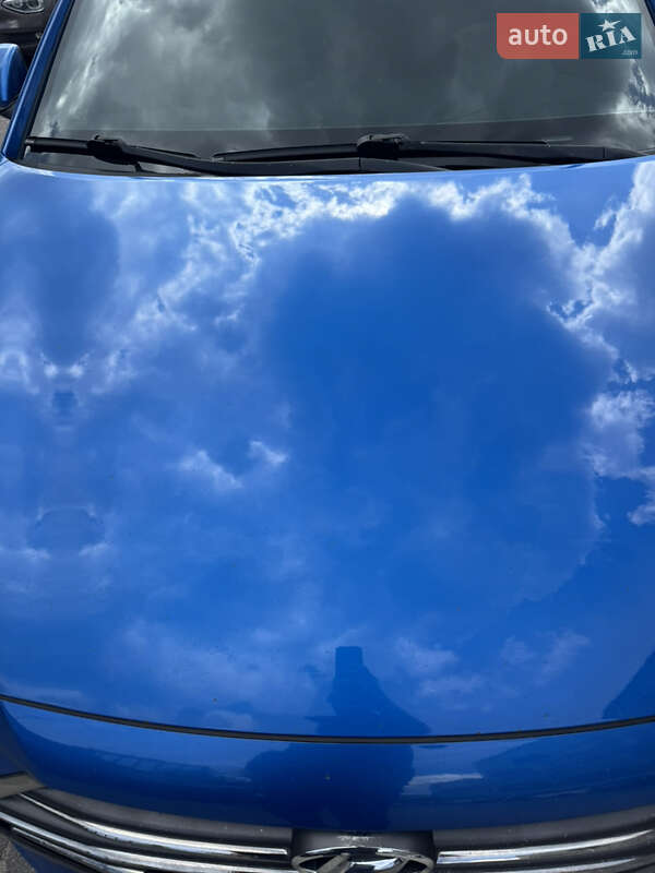 Седан Hyundai Elantra 2017 в Киеве