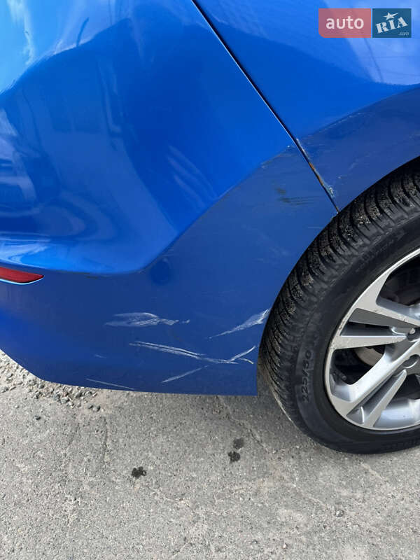 Седан Hyundai Elantra 2017 в Киеве