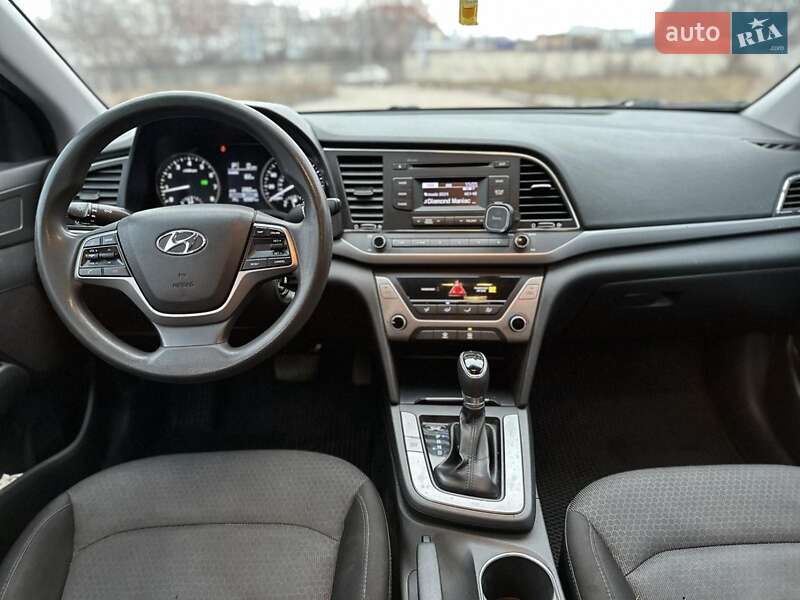 Седан Hyundai Elantra 2018 в Житомирі