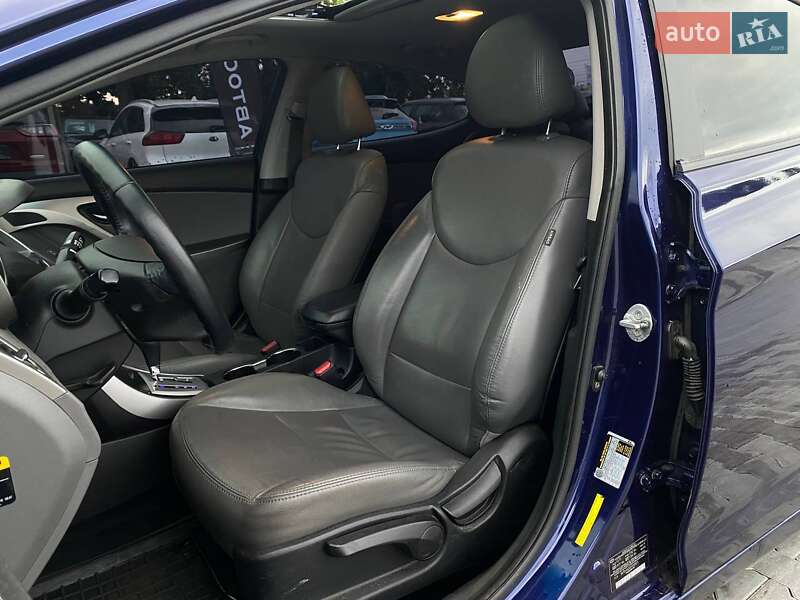 Седан Hyundai Elantra 2011 в Києві