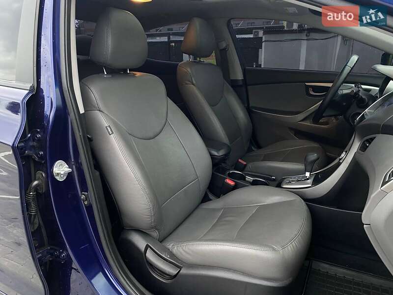 Седан Hyundai Elantra 2011 в Києві