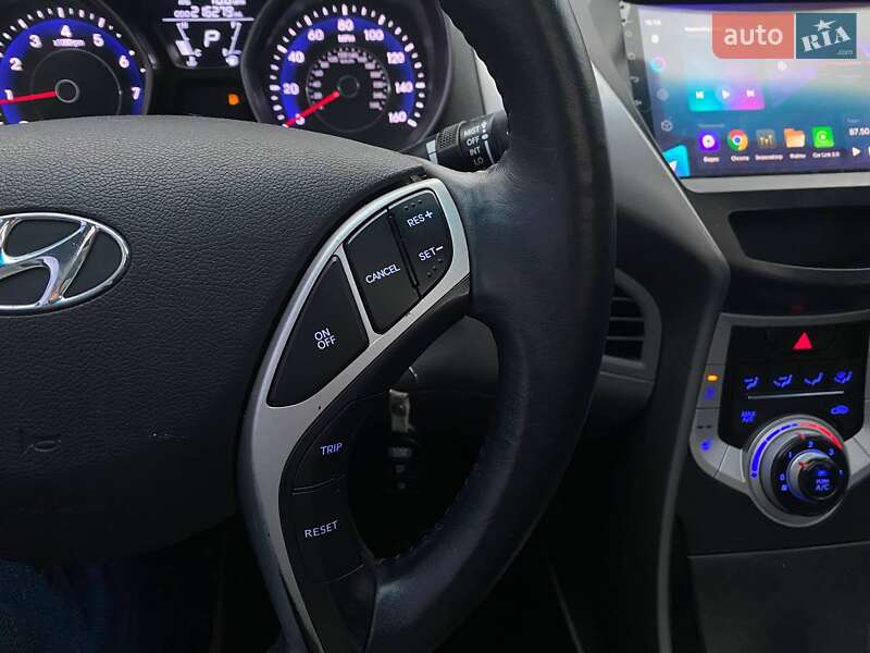 Седан Hyundai Elantra 2011 в Києві