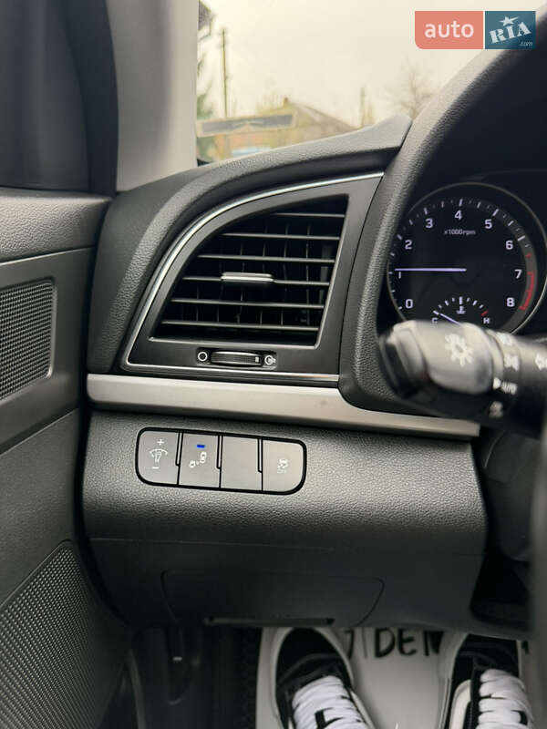 Седан Hyundai Elantra 2016 в Нововолинську фото 11 Седан Hyundai Elantra 2016 в Нововолинську