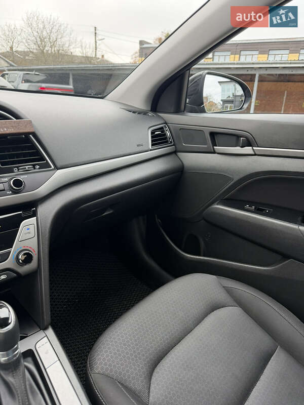 Седан Hyundai Elantra 2016 в Нововолинську фото 18 Седан Hyundai Elantra 2016 в Нововолинську