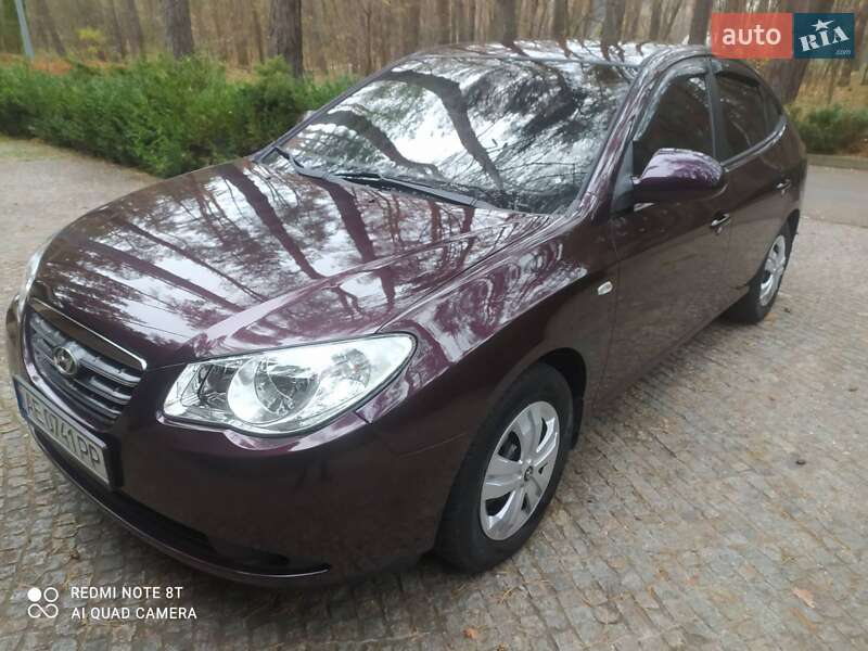 Седан Hyundai Elantra 2008 в Днепре