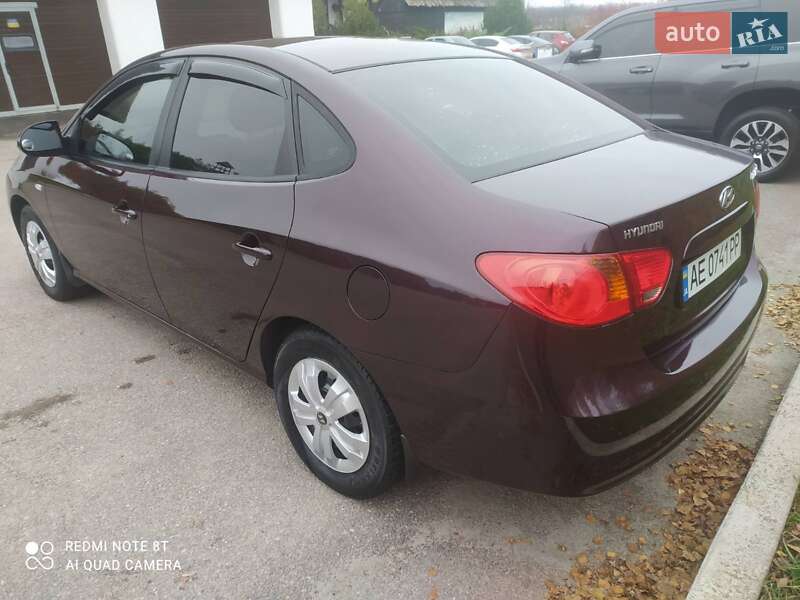Седан Hyundai Elantra 2008 в Днепре