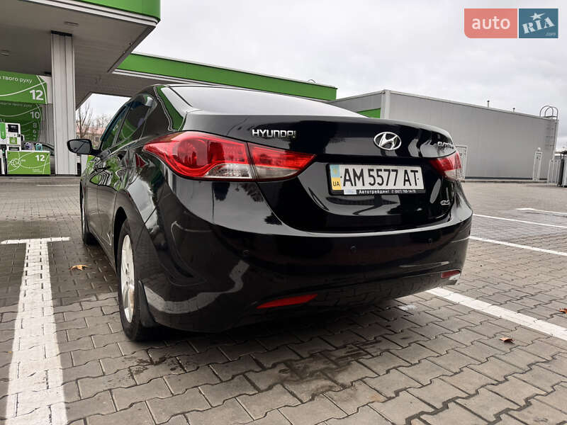 Седан Hyundai Elantra 2013 в Одесі
