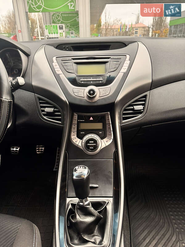 Седан Hyundai Elantra 2013 в Одесі