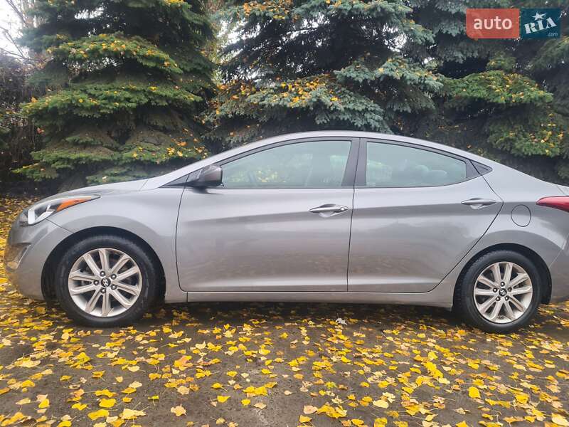 Седан Hyundai Elantra 2014 в Днепре