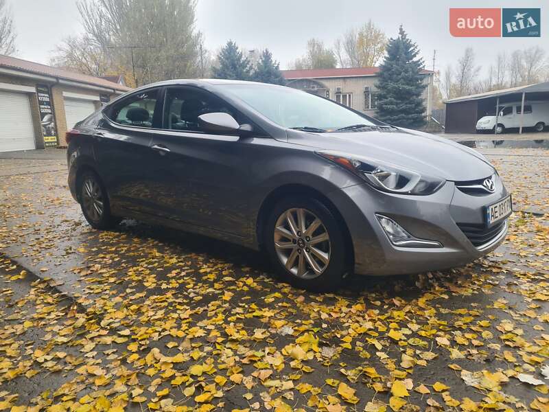 Седан Hyundai Elantra 2014 в Днепре