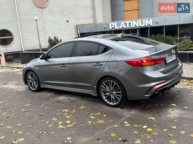 Седан Hyundai Elantra 2017 в Запорожье