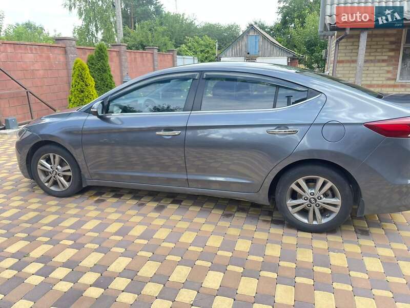 Седан Hyundai Elantra 2018 в Києві