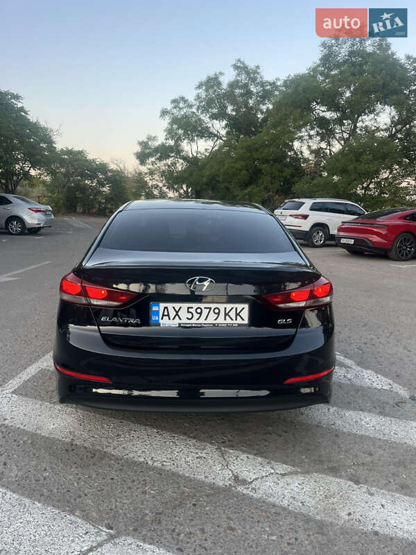 Седан Hyundai Elantra 2017 в Одессе
