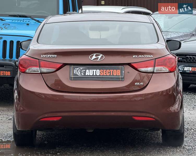 Седан Hyundai Elantra 2013 в Харкові