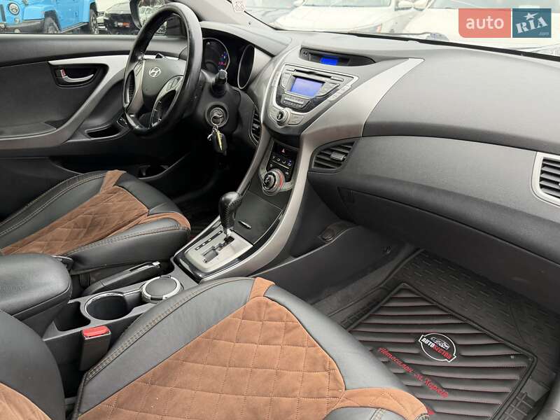 Седан Hyundai Elantra 2013 в Харкові