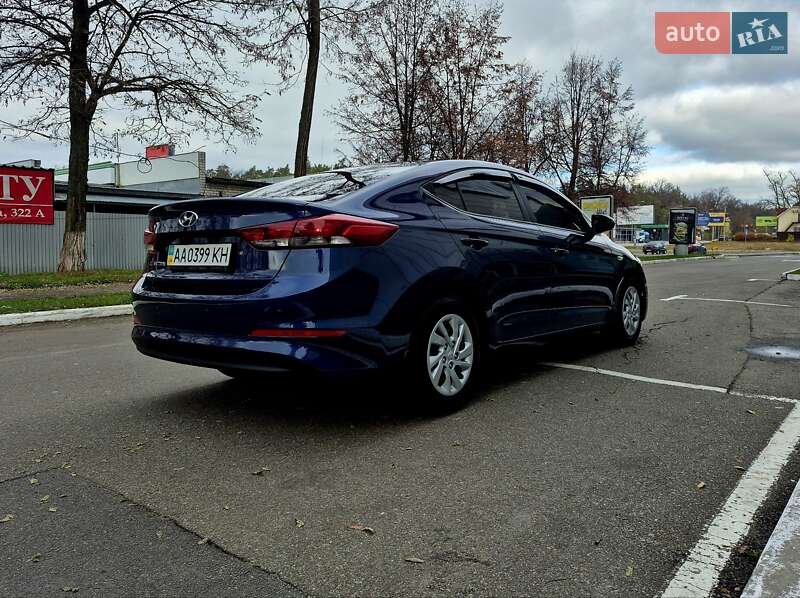 Седан Hyundai Elantra 2018 в Києві