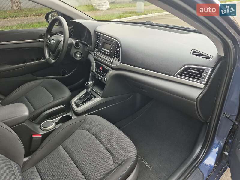 Седан Hyundai Elantra 2018 в Києві