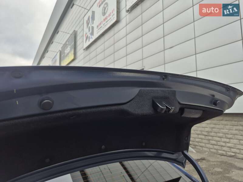 Седан Hyundai Elantra 2018 в Києві