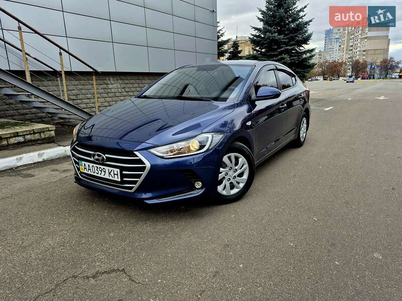 Седан Hyundai Elantra 2018 в Києві