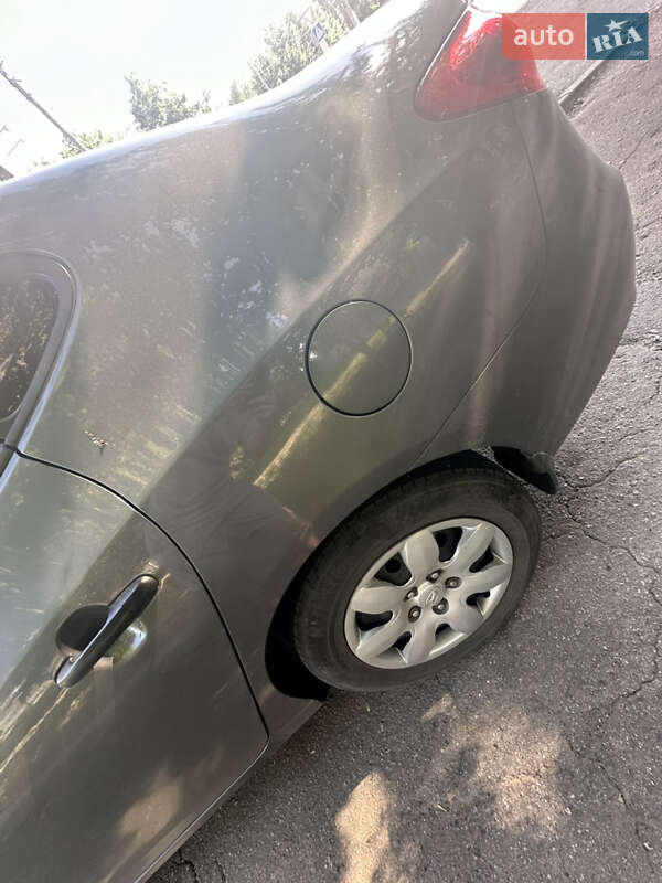 Седан Hyundai Elantra 2008 в Харькове