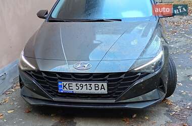 Седан Hyundai Elantra 2023 в Днепре
