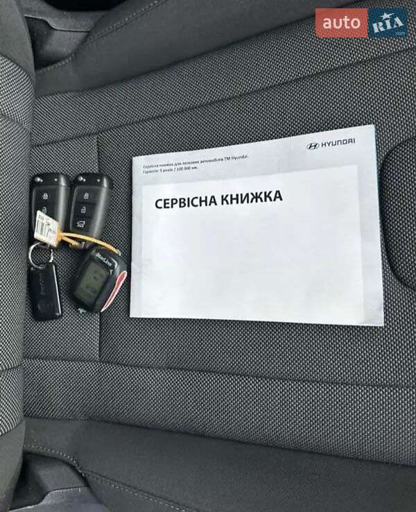 Седан Hyundai Elantra 2023 в Дніпрі