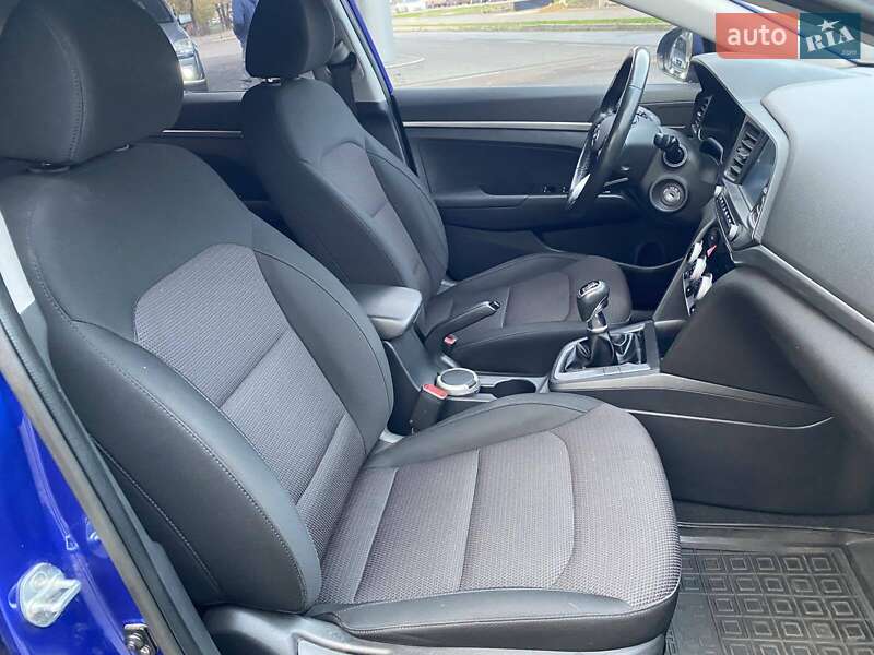 Седан Hyundai Elantra 2019 в Миколаєві