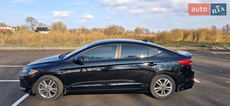 Седан Hyundai Elantra 2017 в Пирятині