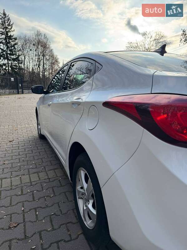 Седан Hyundai Elantra 2014 в Миргороде