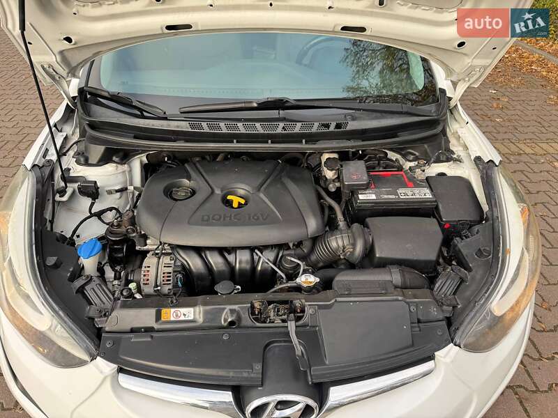 Седан Hyundai Elantra 2014 в Миргороде