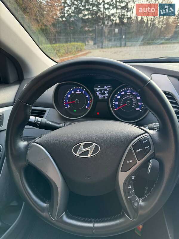 Седан Hyundai Elantra 2014 в Миргороде