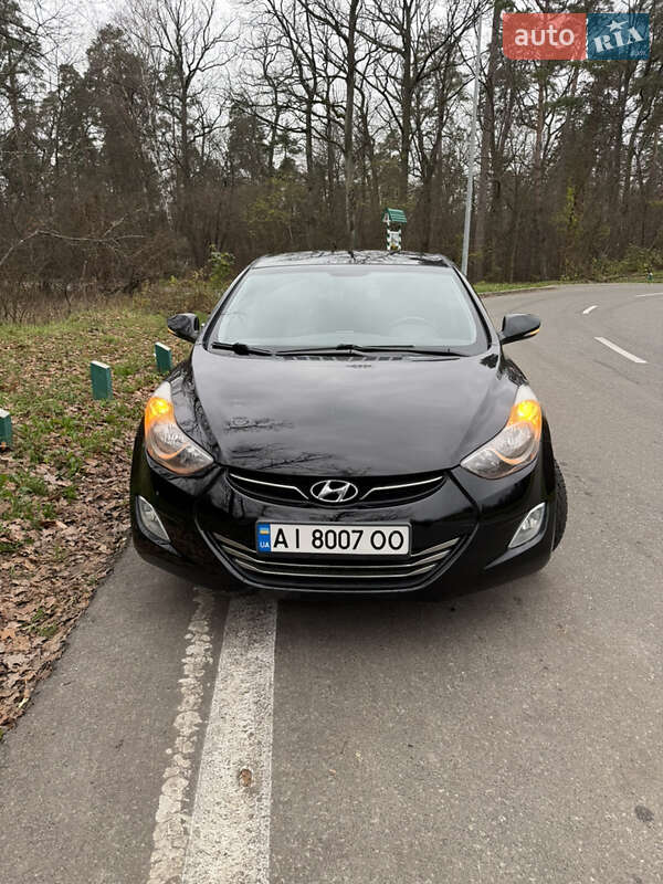 Седан Hyundai Elantra 2013 в Киеве фото Седан Hyundai Elantra 2013 в Киеве
